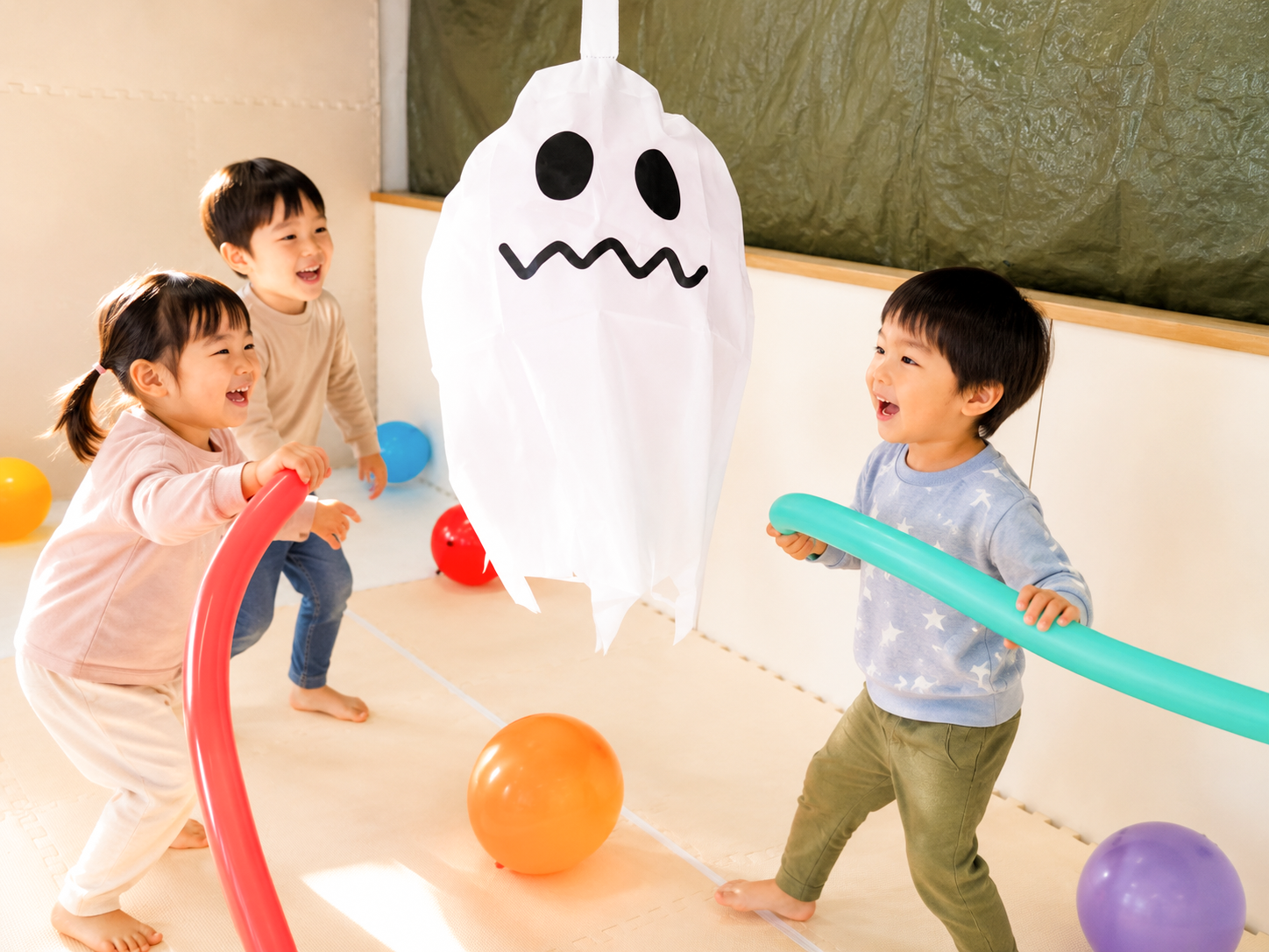 自由遊びをするお子さま